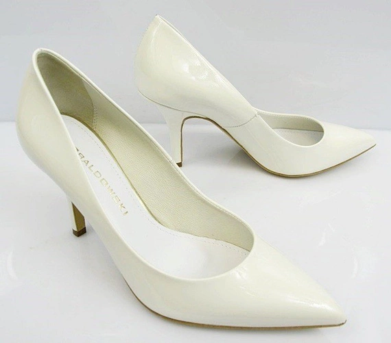 Buty BALDOWSKI Waniliowe Lakier wz.578